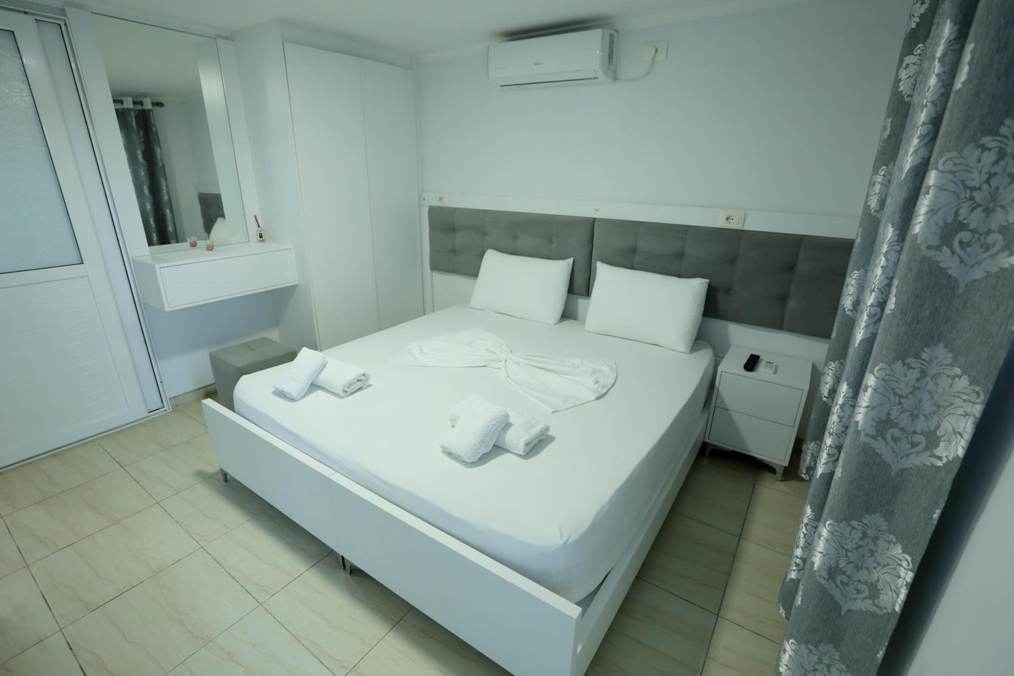 Villa Kevin'S Sarandë Esterno foto