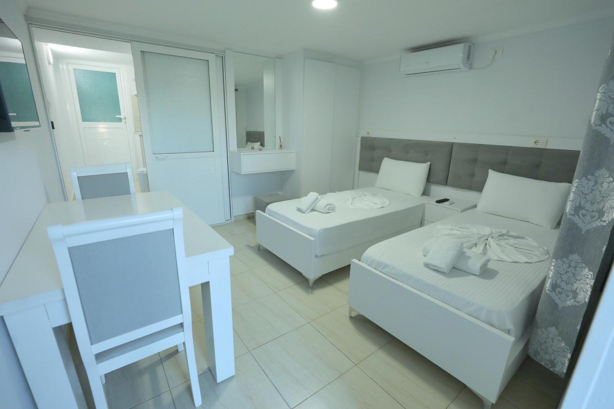 Villa Kevin'S Sarandë Esterno foto