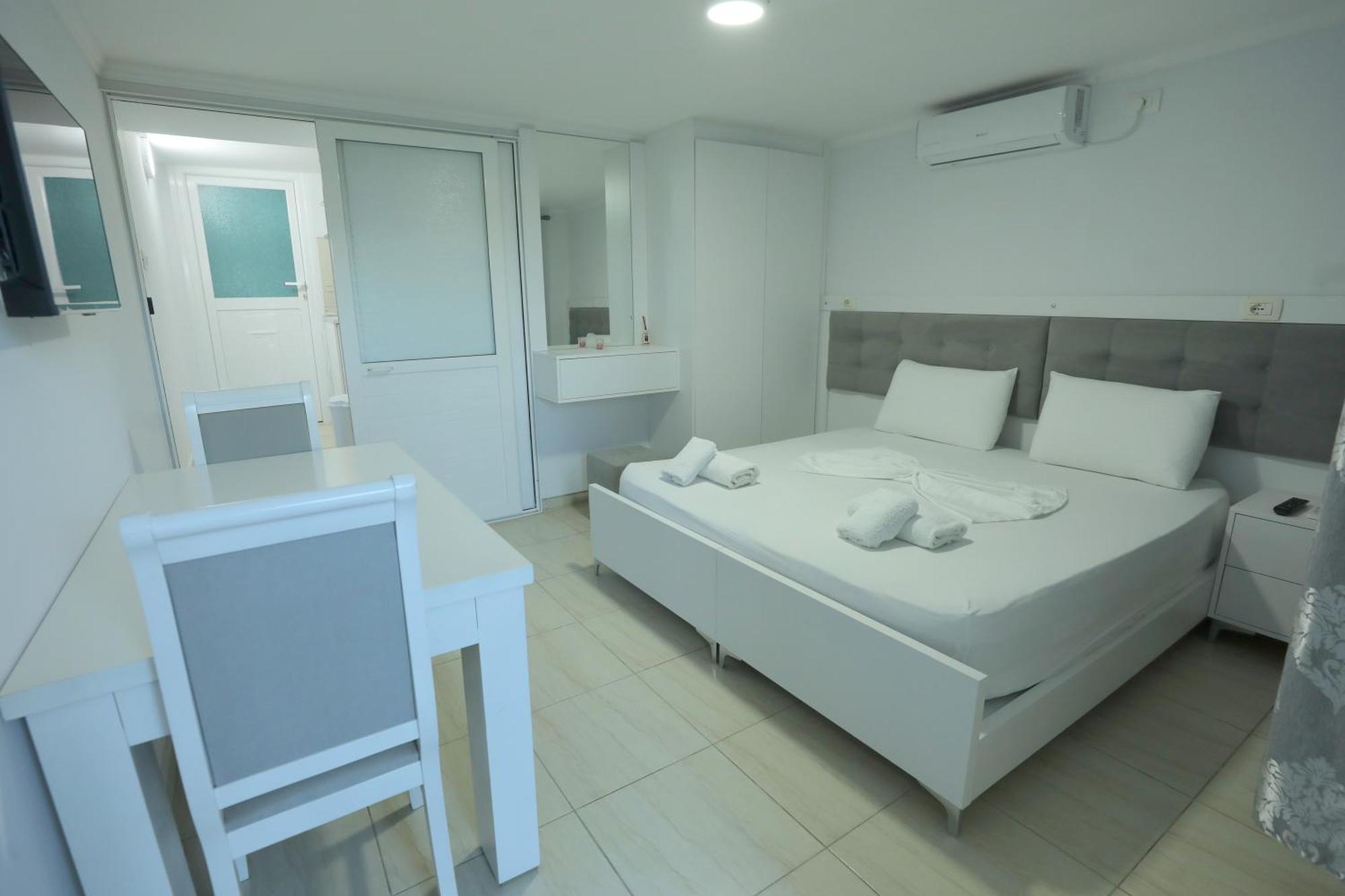 Villa Kevin'S Sarandë Esterno foto