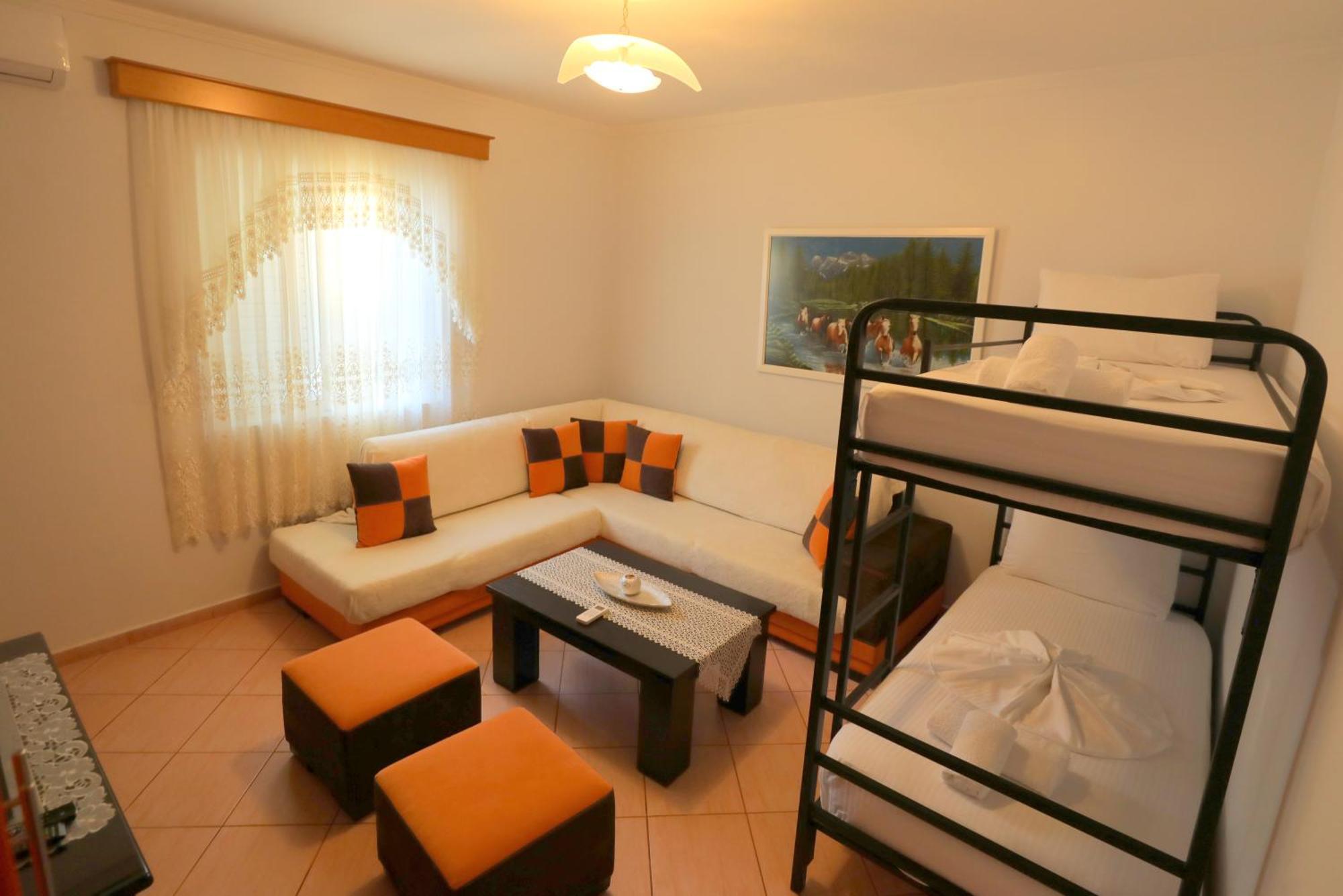 Villa Kevin'S Sarandë Esterno foto