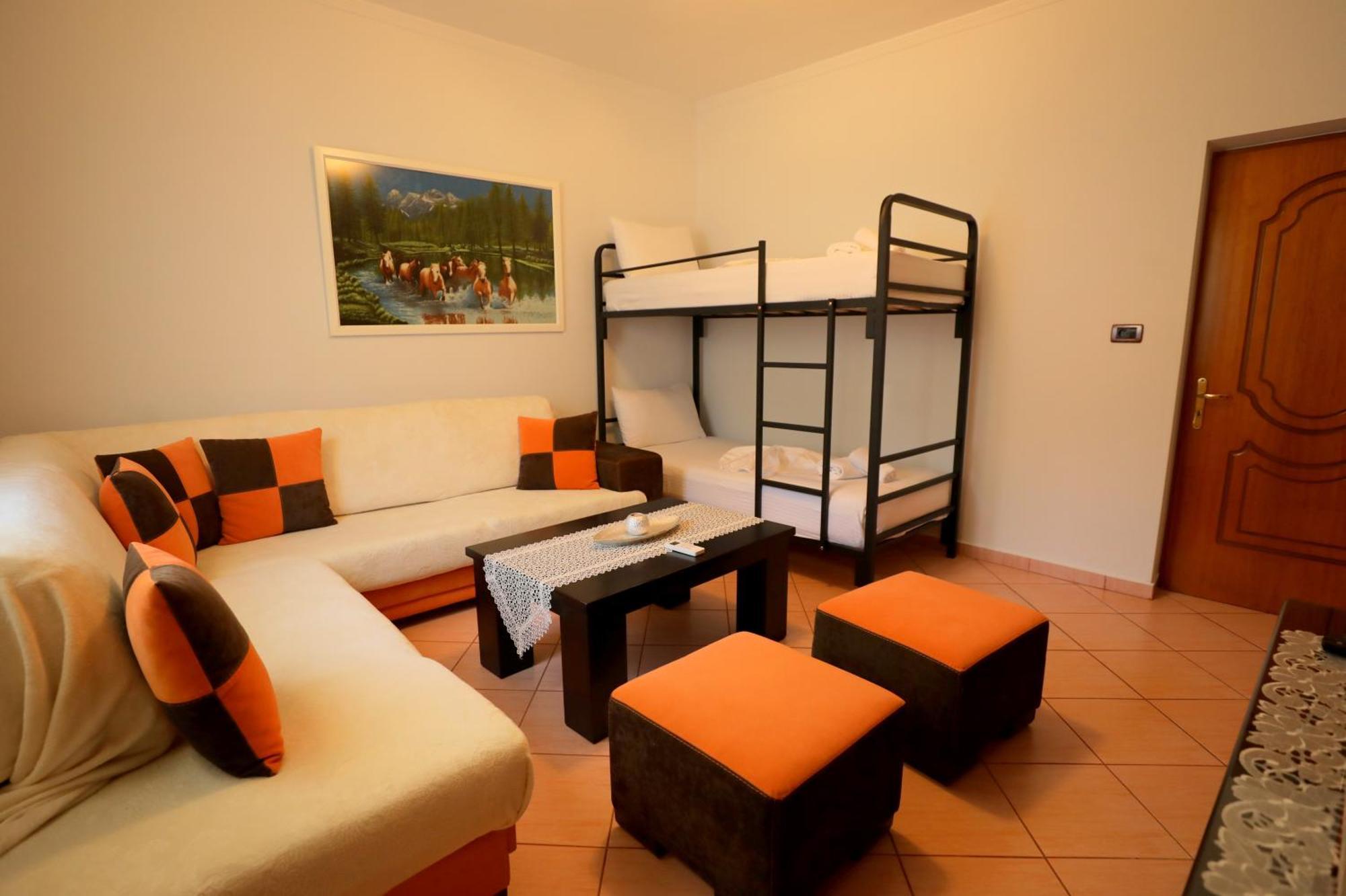 Villa Kevin'S Sarandë Esterno foto