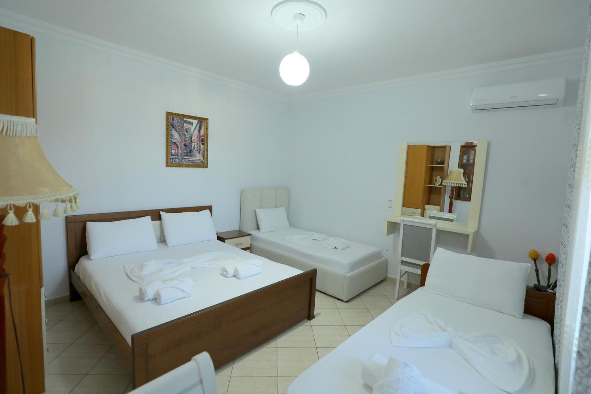 Villa Kevin'S Sarandë Esterno foto