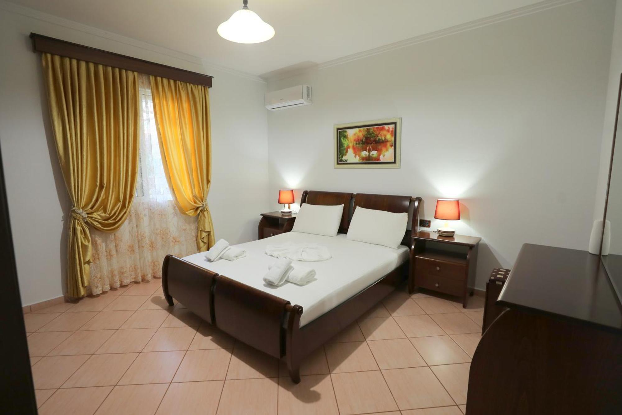 Villa Kevin'S Sarandë Esterno foto
